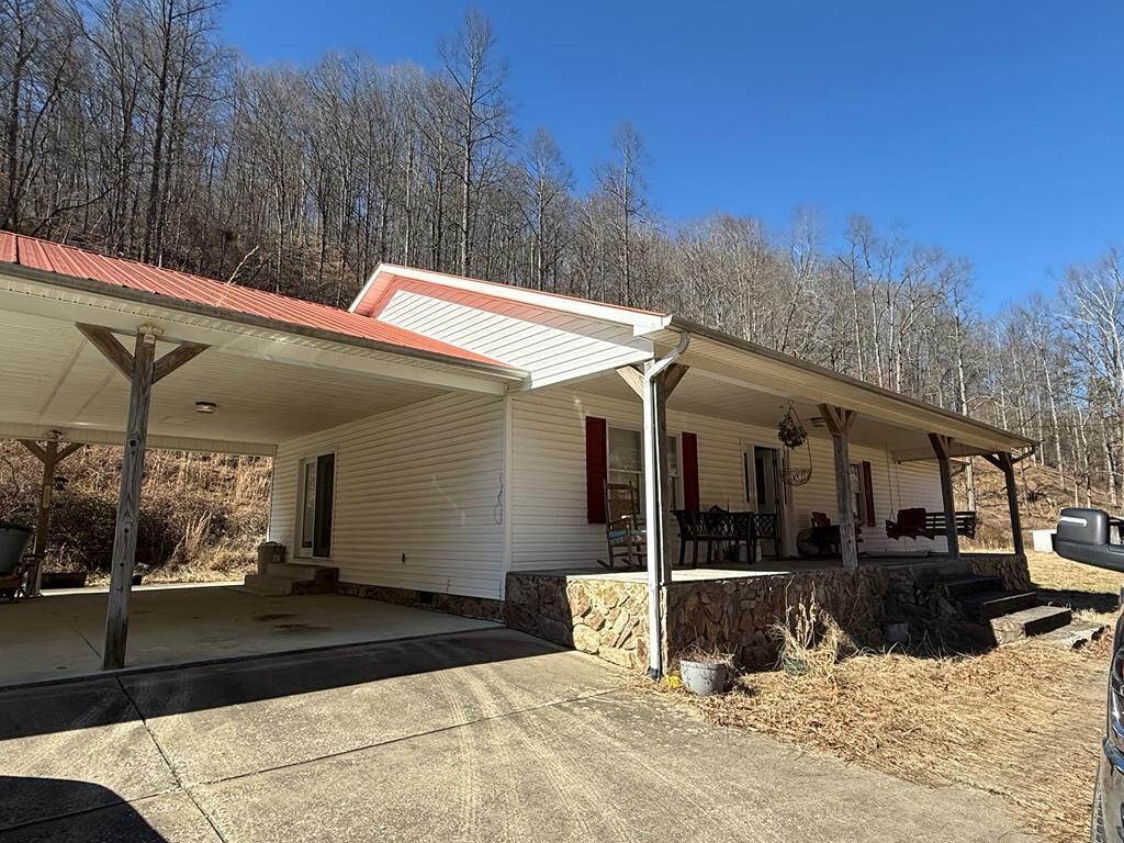 Property Photo:  998 Little Lick Fork  KY 41216 
