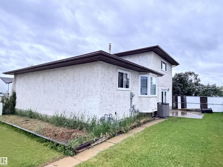 Property Photo: 10503 110 Street AB T7P 1A3