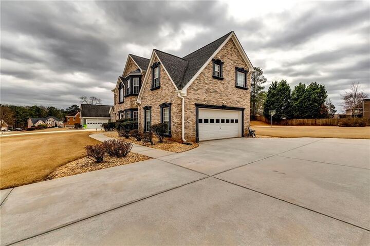 Property Photo: 2860 Weatherstone Circle SE GA 30094