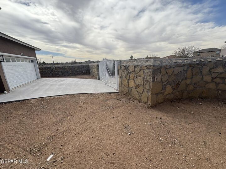 Property Photo: 1488 Dunlin Place TX 79928