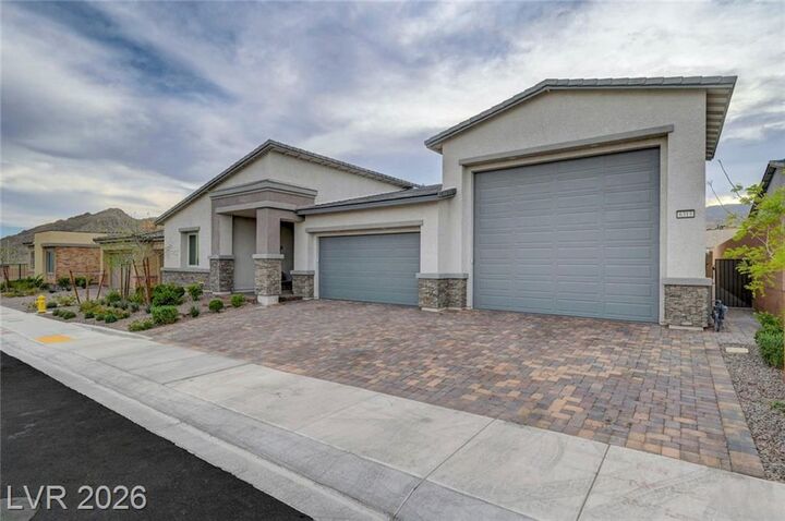 Property Photo:  6313 Echo Landing Street  NV 89166 