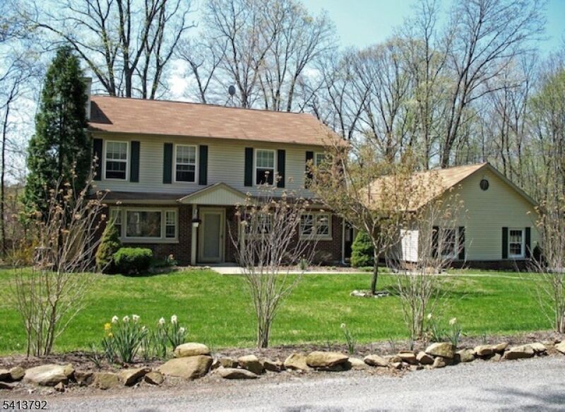 Property Photo:  5 Linabury Ln  NJ 07930 