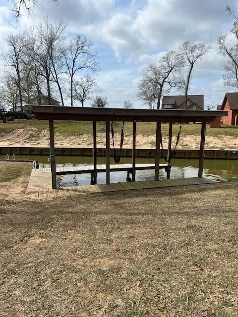 Property Photo:  411 Resort Drive  TX 77351 