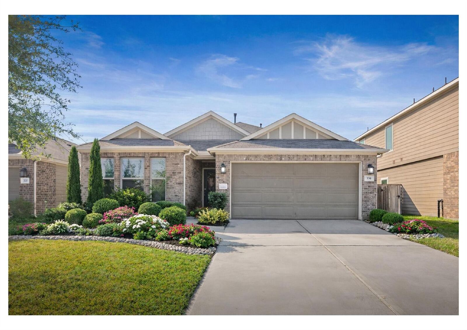 Property Photo: 334 Linedale Avenue TX 77354