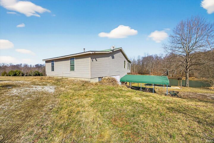 Property Photo: 8923 E Sassafras Road IN 47424-5758
