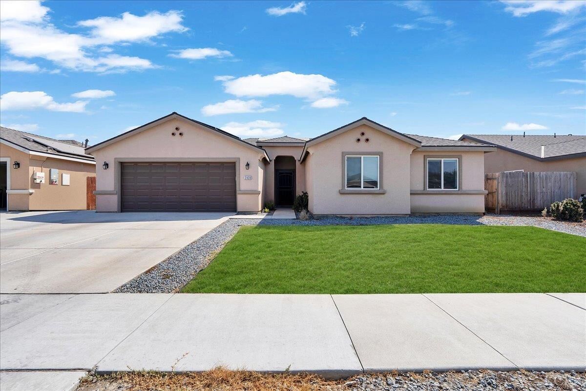 Property Photo: 2439 Madeline Drive CA 93230