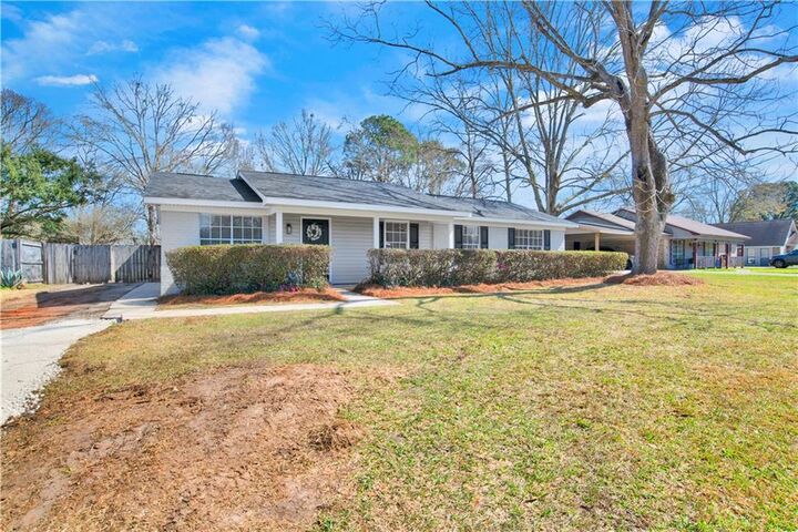 Property Photo:  7611 Heaton Drive  AL 36582 