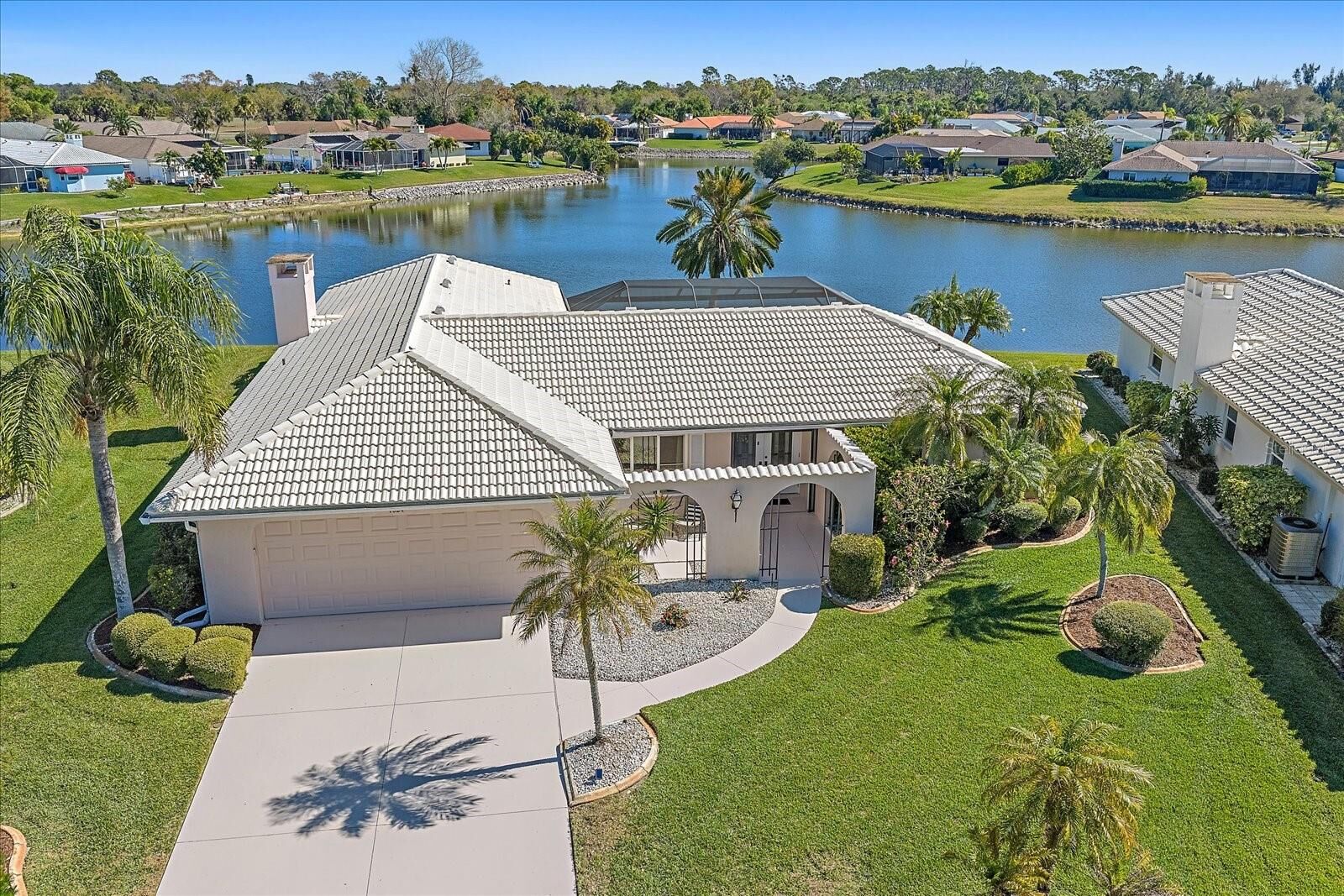 Property Photo: 1824 Raintree Lane FL 34293