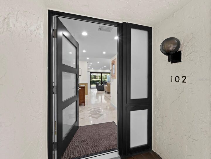 Property Photo:  2055 Gulf Of Mexico Drive G2-102  FL 34228 