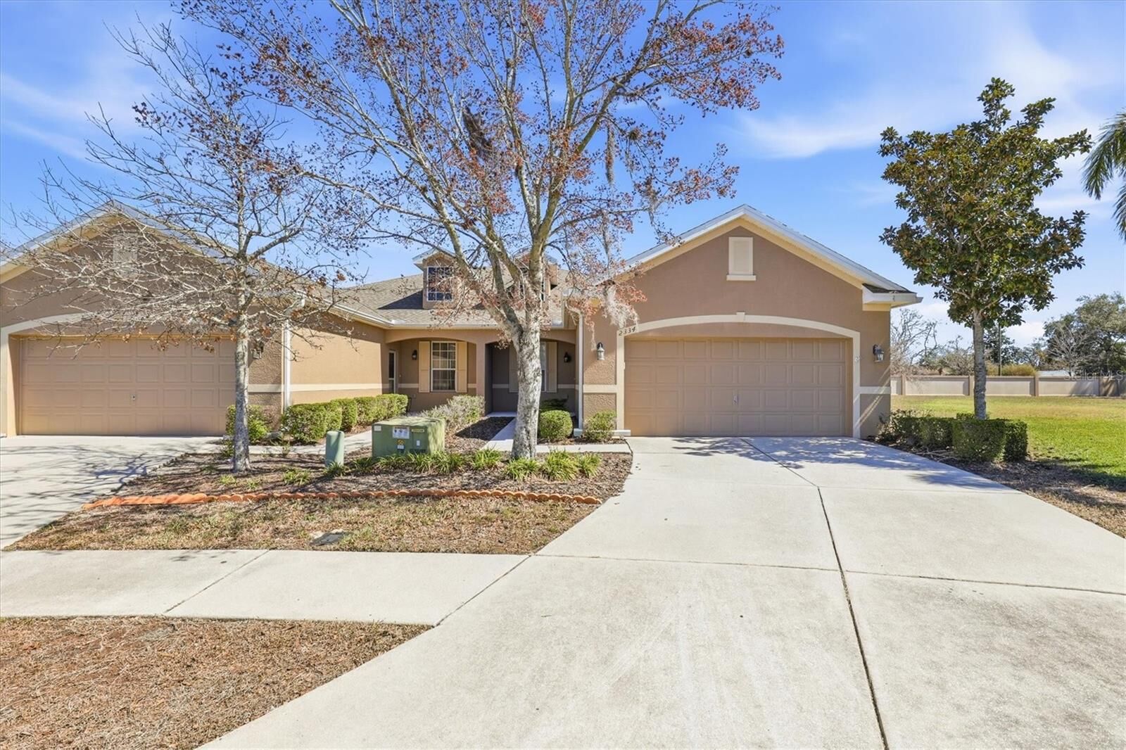 Property Photo:  2334 Barracuda Court  FL 34691 