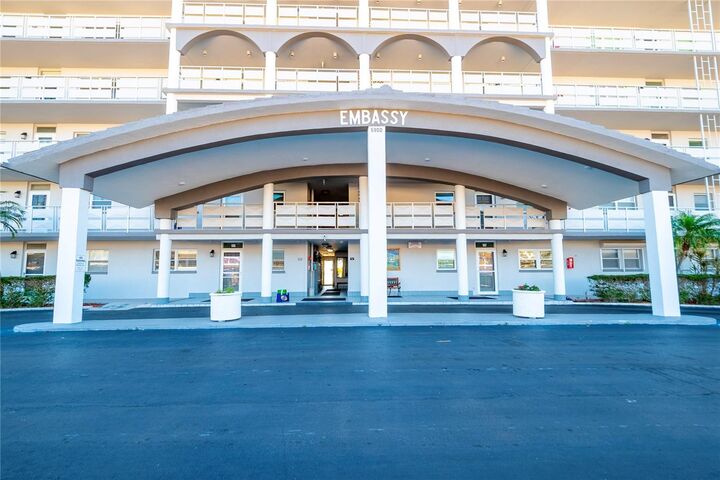 Property Photo:  5900 Shore Boulevard S 709  FL 33707 