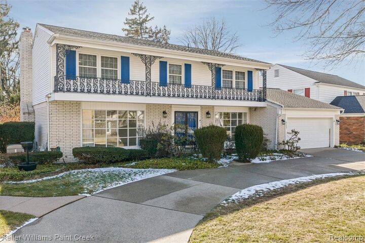 Property Photo:  4732 Barcroft Way  MI 48310 5048 