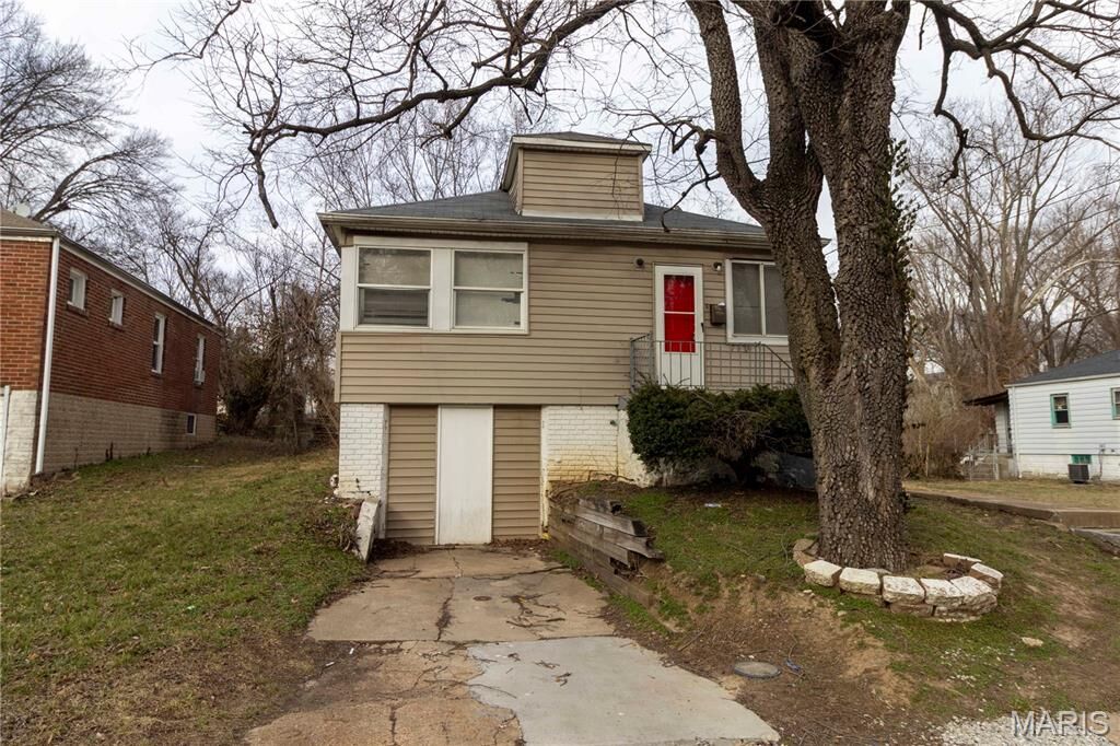 Property Photo: 7129 Garesche Avenue MO 63136