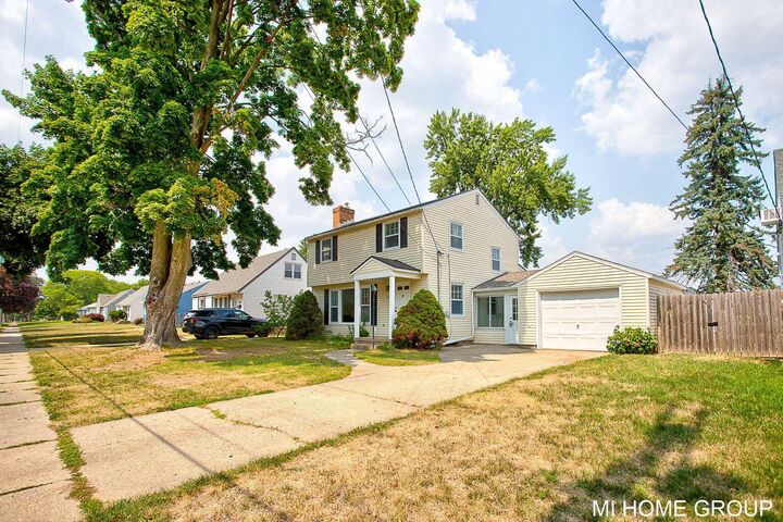 Property Photo:  1313 Ellsmere Street NE  MI 49505 