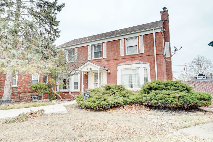 Property Photo:  7741 S Paxton Avenue  IL 60649 