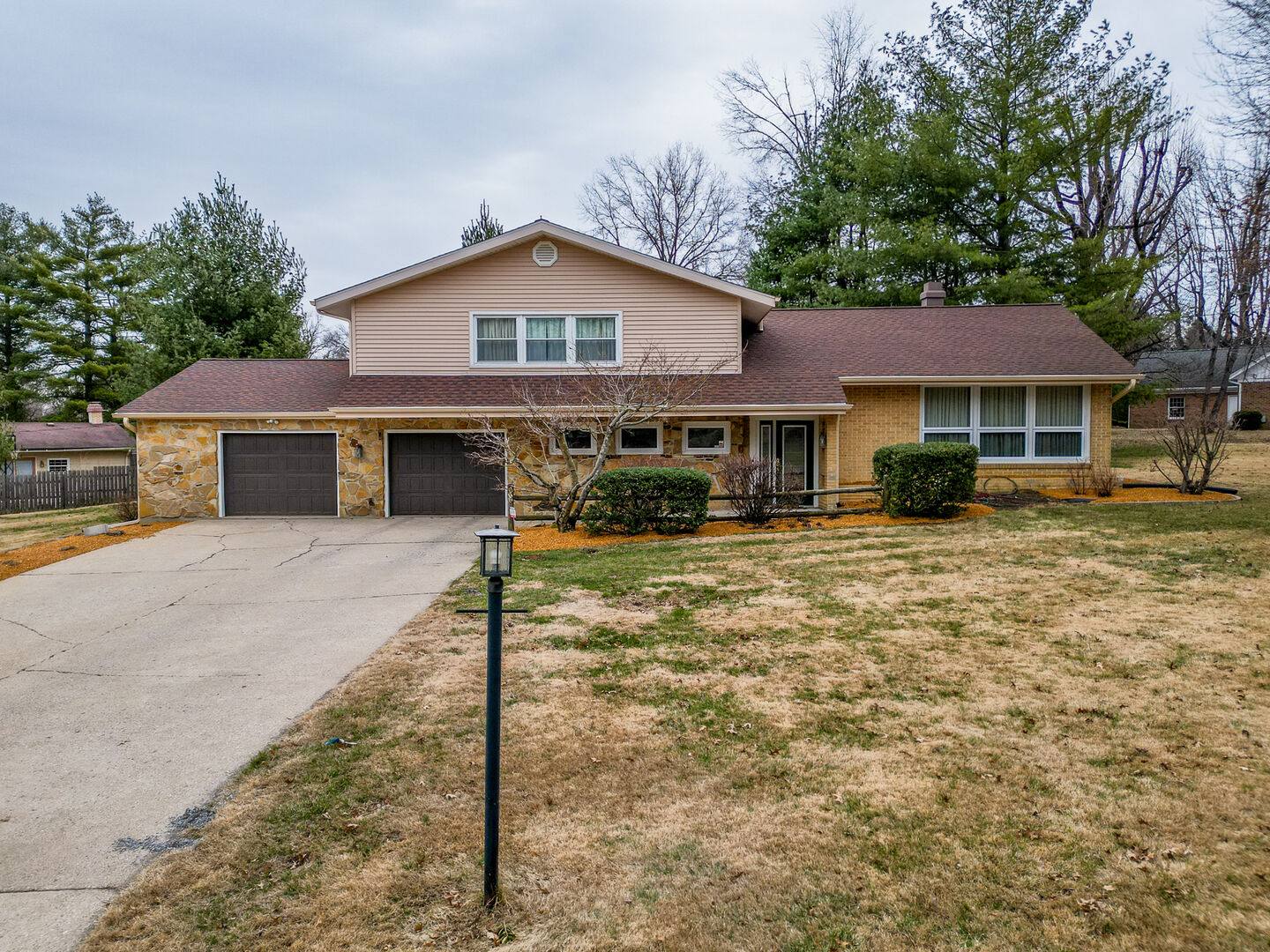 Property Photo:  212 Kane Drive  IL 62948 