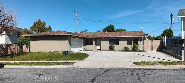 Property Photo:  960 Breton Street  CA 93065 