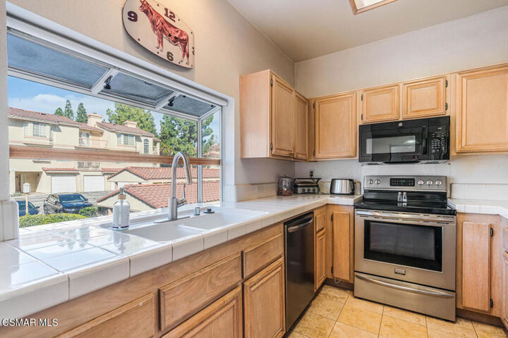 Property Photo:  5782 Oak Bank Trail 103  CA 91377 