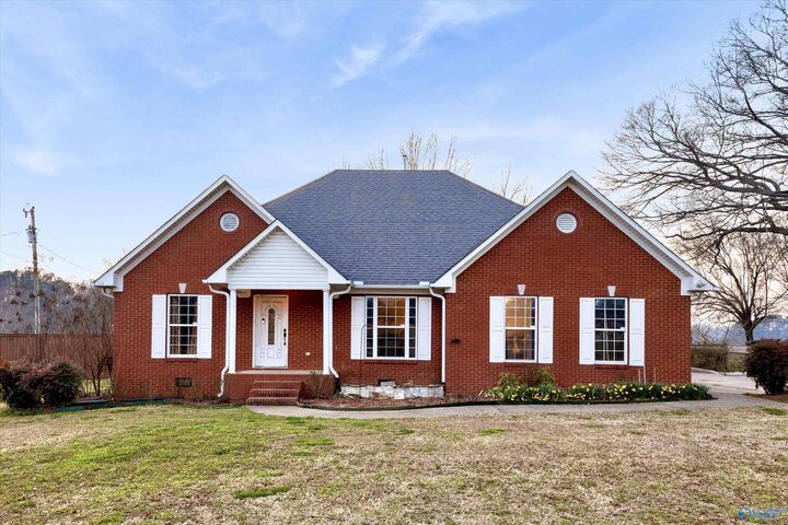 Property Photo: 21669 Holt Road AL 35613