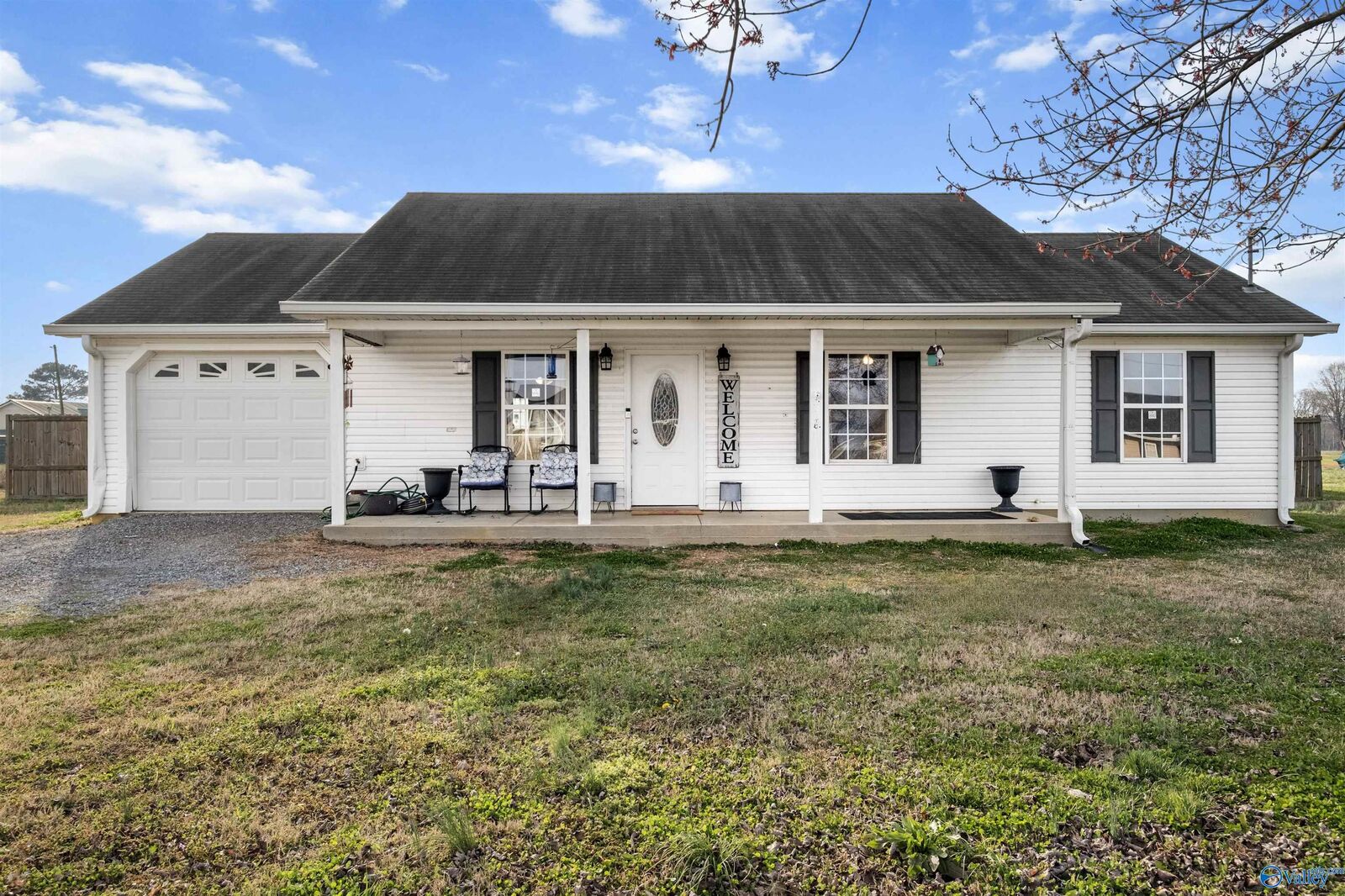 Property Photo:  45 County Road 827  AL 35960 