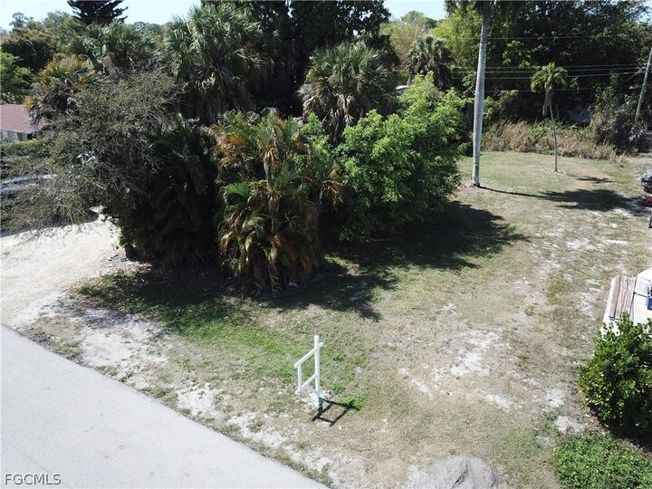 Property Photo:  4604 Orchard Lane  FL 34112 