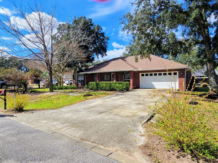 Property Photo:  2775 Riverside Landing Drive  FL 32566 