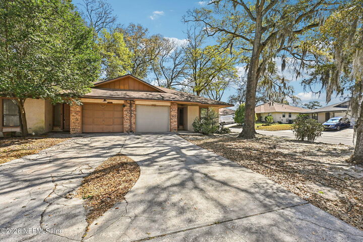 Property Photo: 3541 Villa Place FL 32277