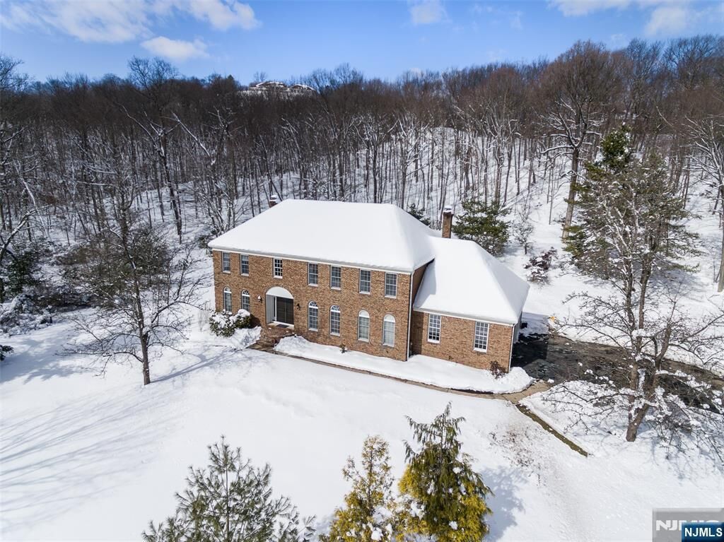 Property Photo:  11 Clearwater Drive  NJ 07405 