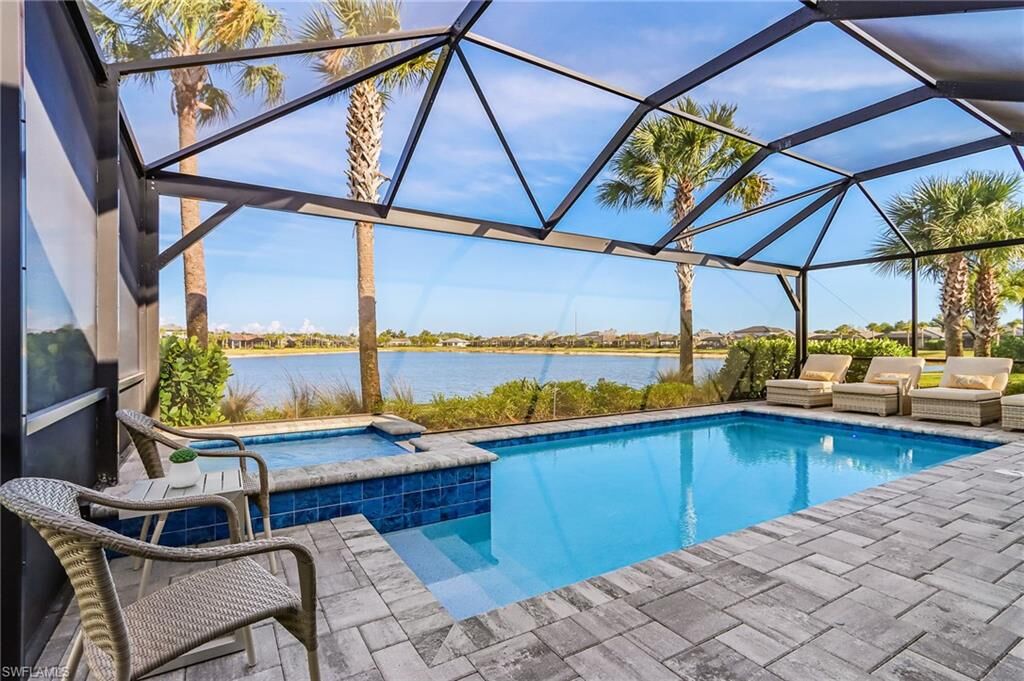 Property Photo:  2073 Yellowfin Cir  FL 34114 