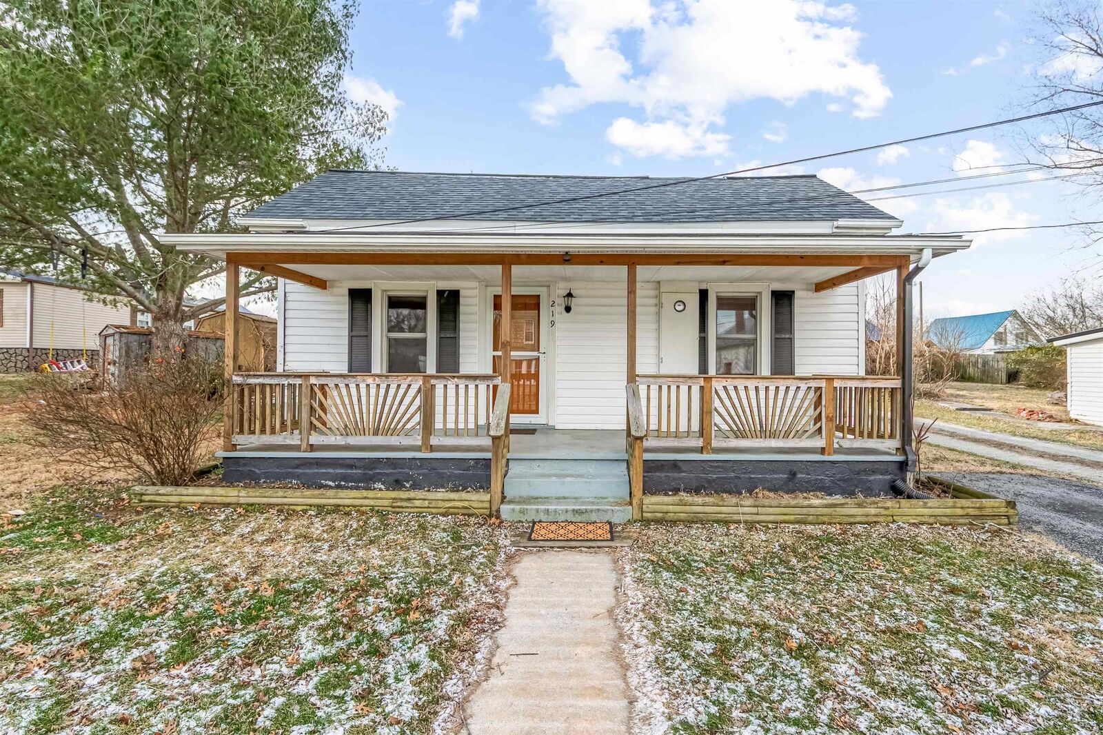 Property Photo:  219 Denby Street  VA 24141 