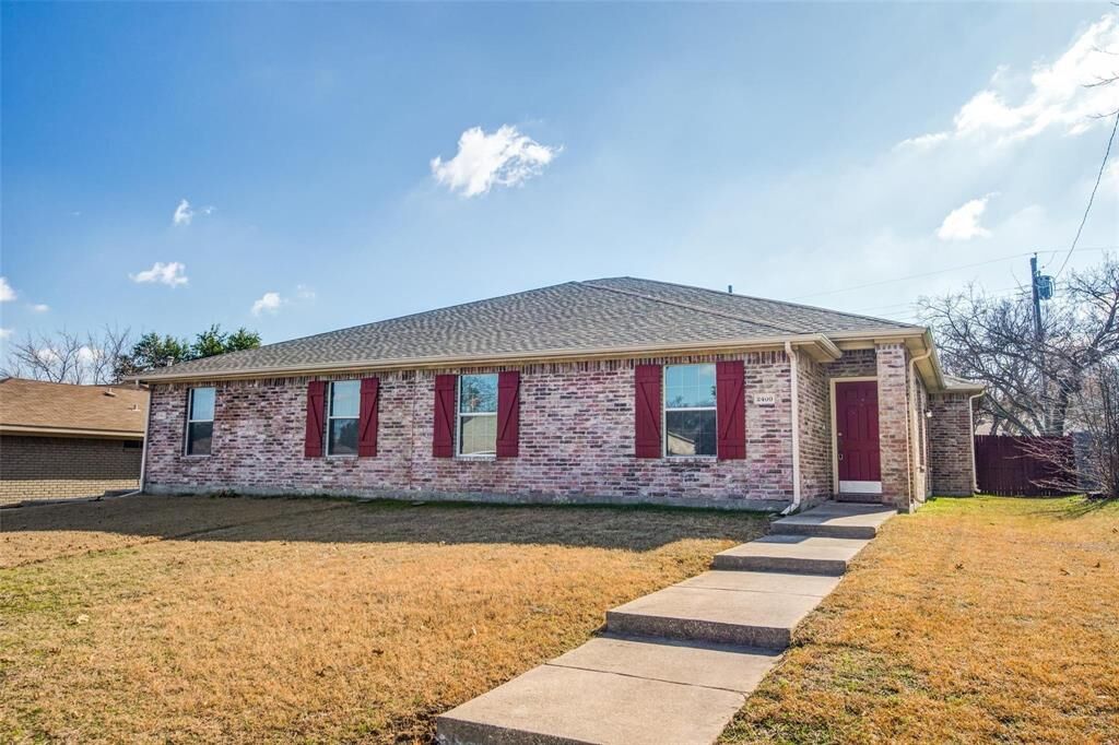 Property Photo:  2400 18th Street  TX 75074 