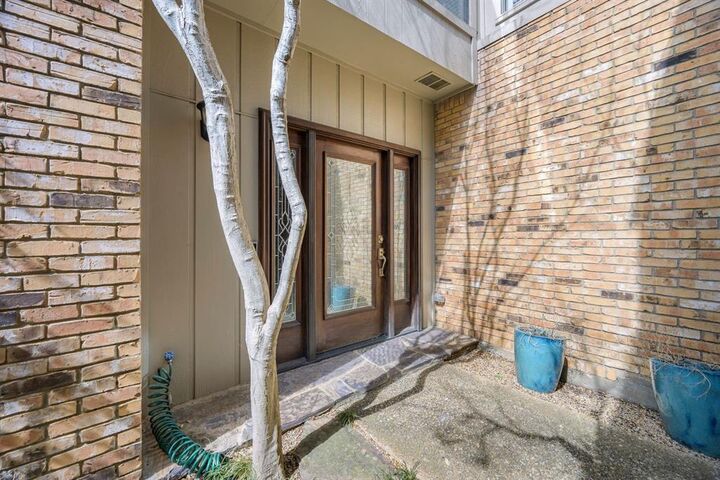 Property Photo: 12332 Montego Plaza TX 75230