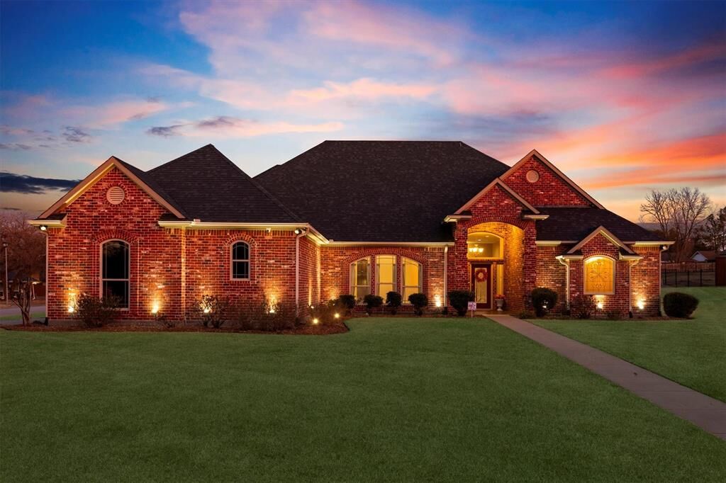 Property Photo:  603 Mink Drive  TX 75402 