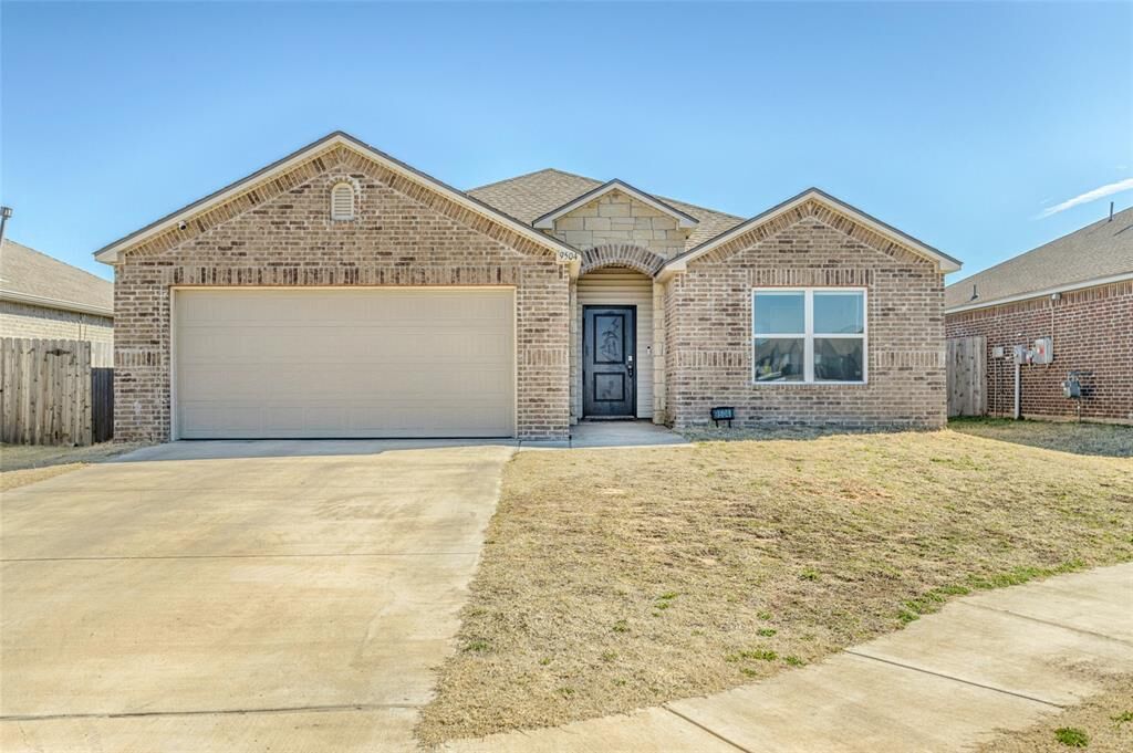 Property Photo:  9504 Saddle Drive  OK 73099 