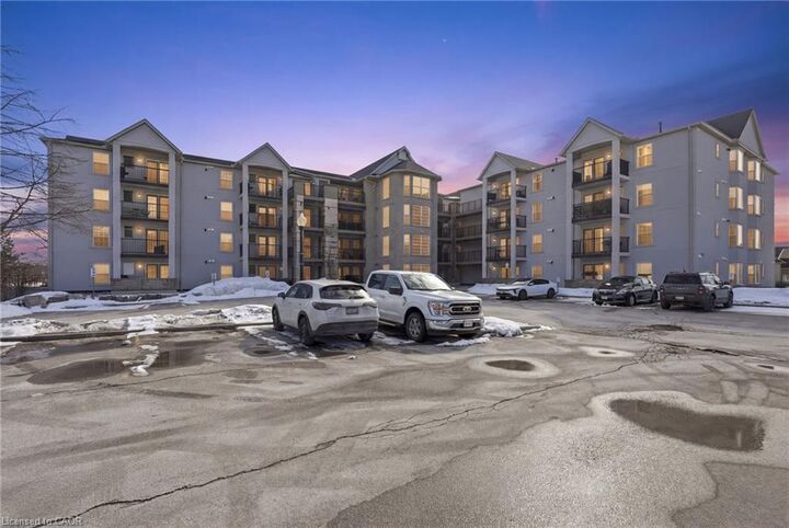 1411 Walkers Line 213 — photo 1