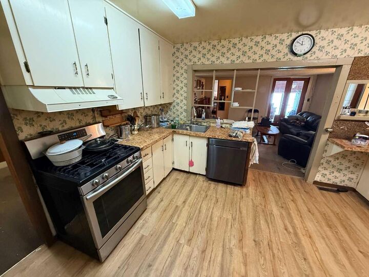 Property Photo: 4933 Centre Street AB T7V 1Z1