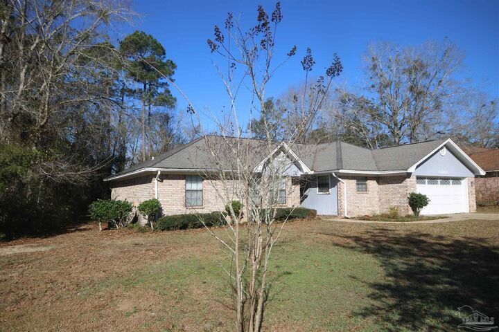 Property Photo: 5005 Ponitz Pkwy FL 32571