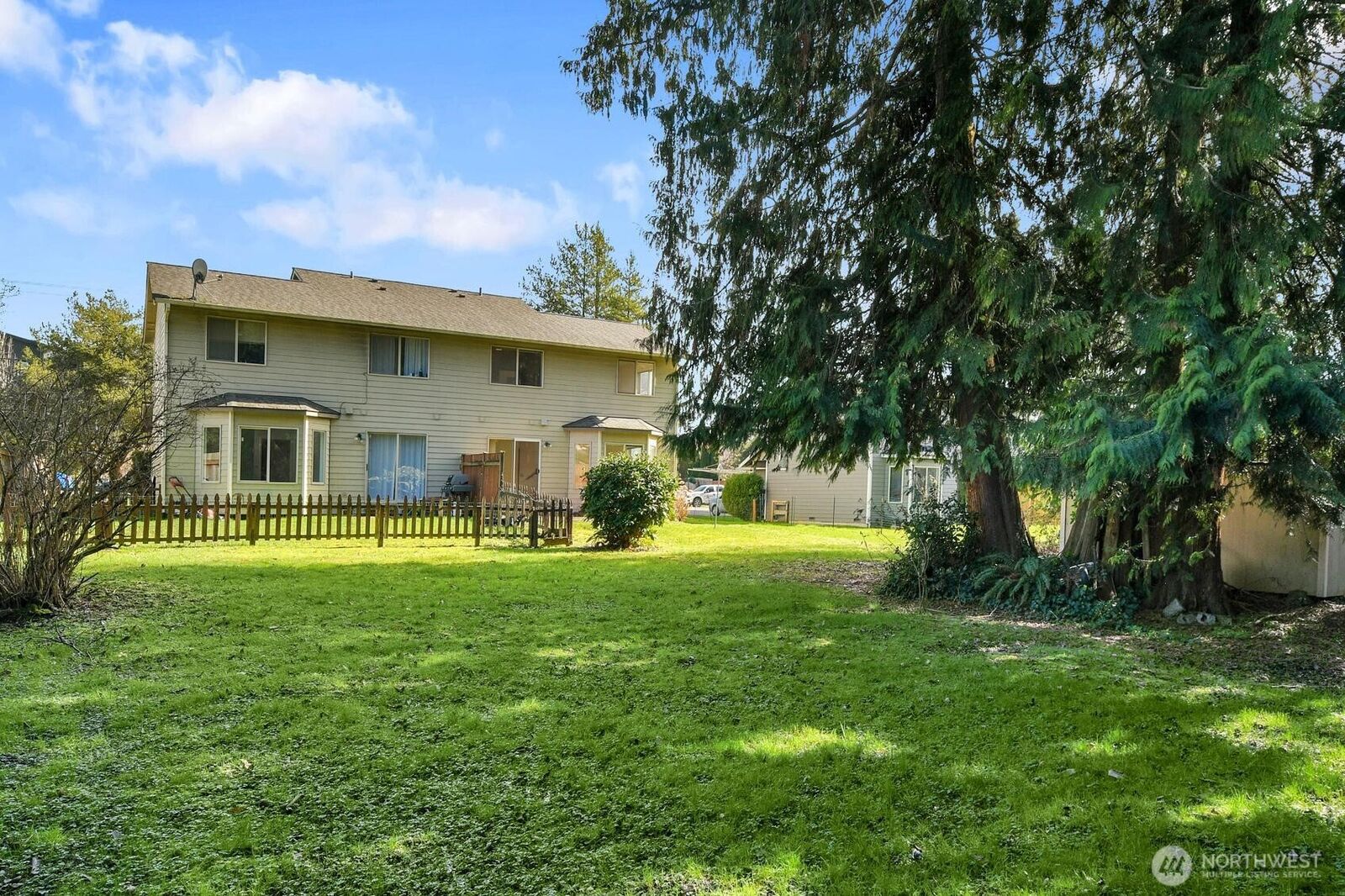 Property Photo: 14916 48th Avenue W WA 98026