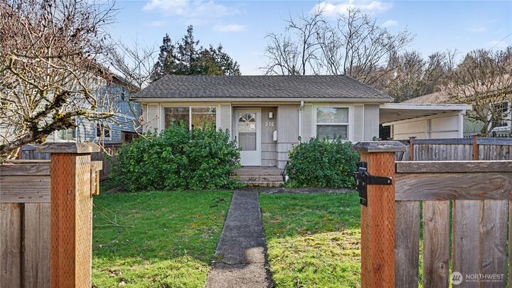 Property Photo:  316  32nd Avenue E  WA 98112 
