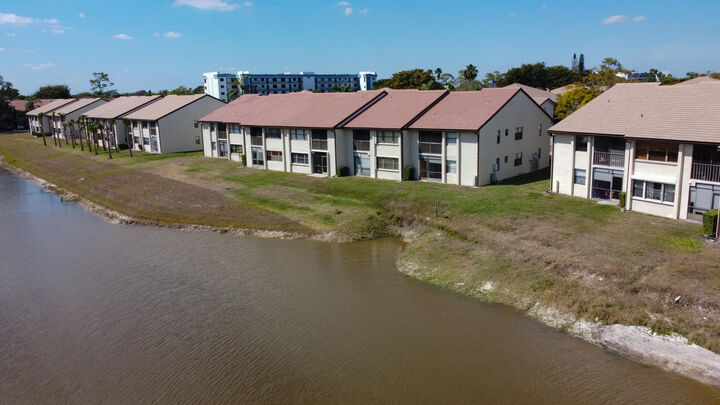 Property Photo: 7674 Tahiti Lane 101 FL 33467