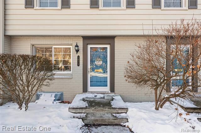 Property Photo:  1675 Graefield Road  MI 48009 