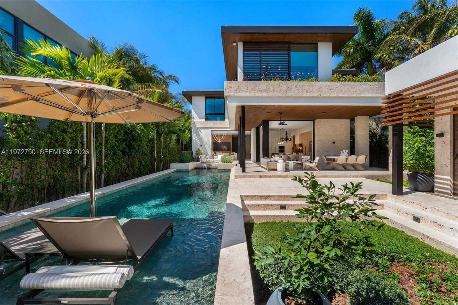 Property Photo: 2145 Meridian Ave FL 33139