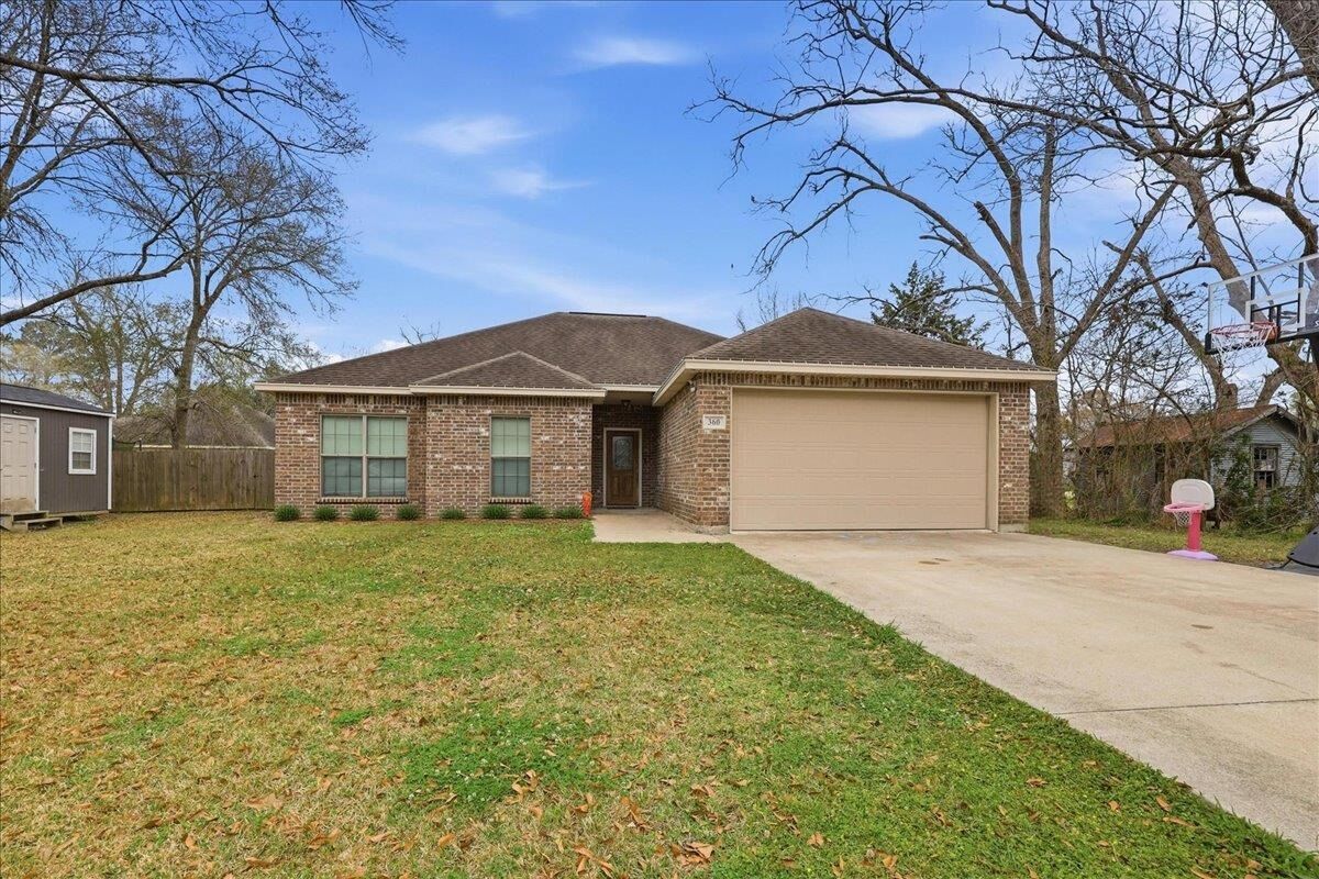 Property Photo: 360 Guedry TX 77659-9999