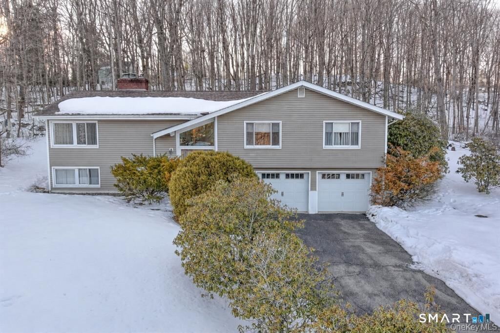 Property Photo:  205 Beach Drive  NY 10541 