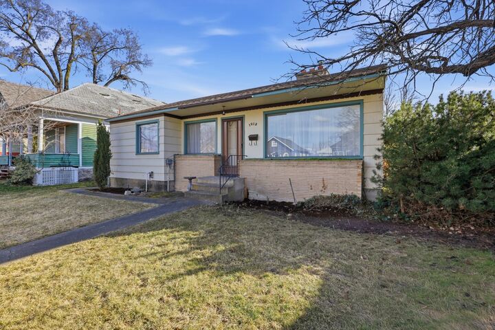 Property Photo: 1012 E Augusta Ave WA 99207