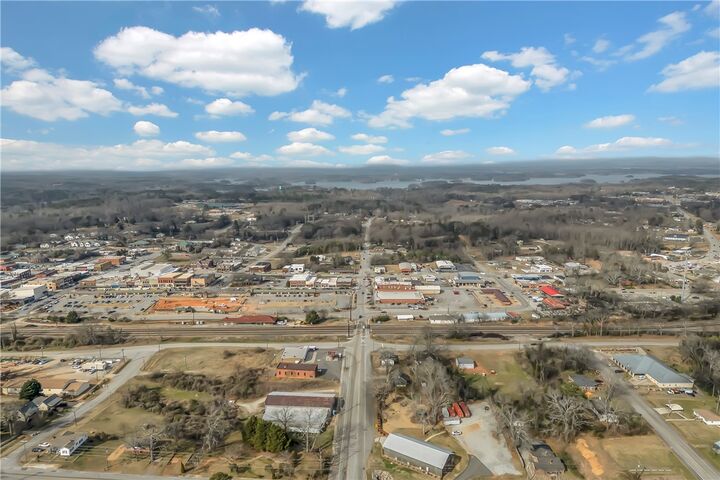 Property Photo:  213 S Walnut Street  SC 29678 