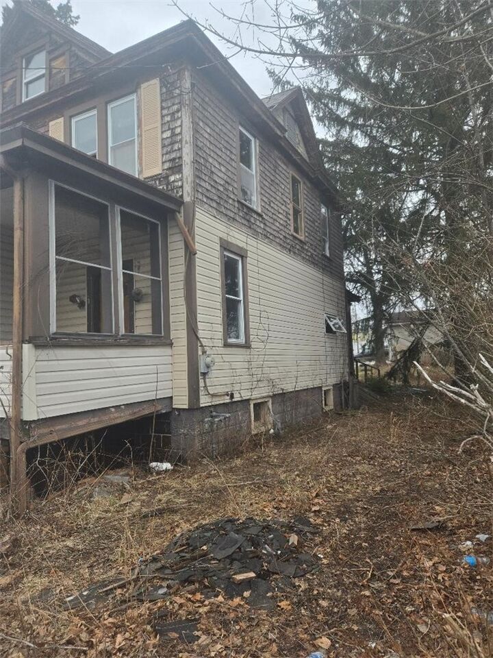 Property Photo:  19 John Street  PA 15401 