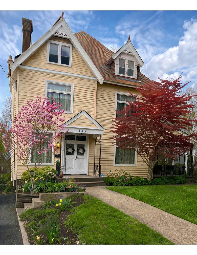 Property Photo:  136 W Swissvale Ave  PA 15218 
