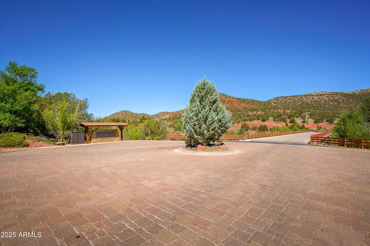 Property Photo: 240 Cross Creek Circle 71 AZ 86336