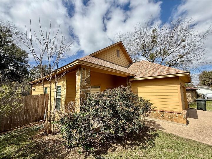 Property Photo:  2312 Truman Street  TX 77801 